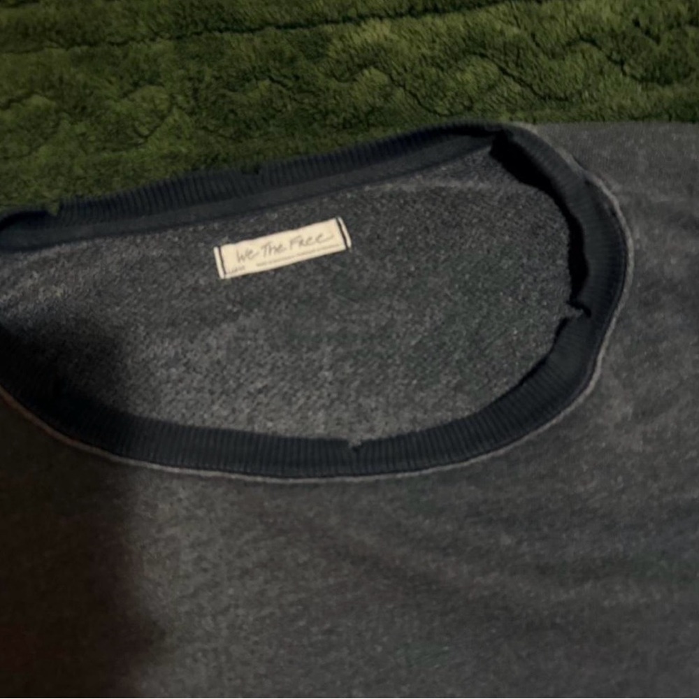 NO LONGER AVAILABLE We The Free Oversized Gray Top Size L Like New - Picture 2 of 3